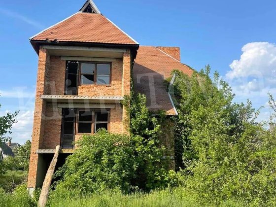 Продається недобудова в р-ні 4 школи Переяслав-Хмельницький