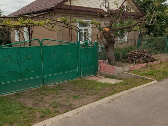 Продам будинок, в центрі міста пишіть наWhatApp/Viber. Гайсин