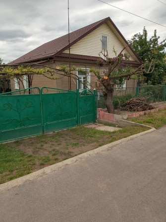 Продам будинок в центрі міста - фото 1