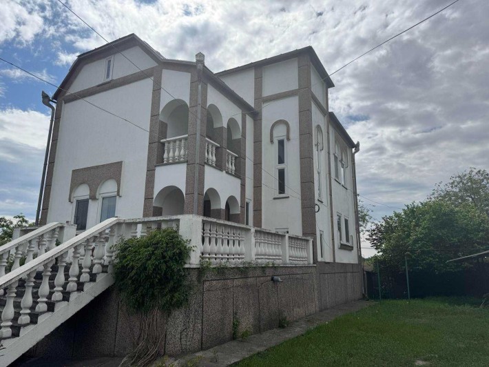 Продається двоповерховий житловий будинок - фото 1