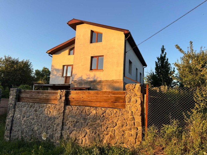 Продається триповерховий будинок на Вінницьких Хуторах - фото 1