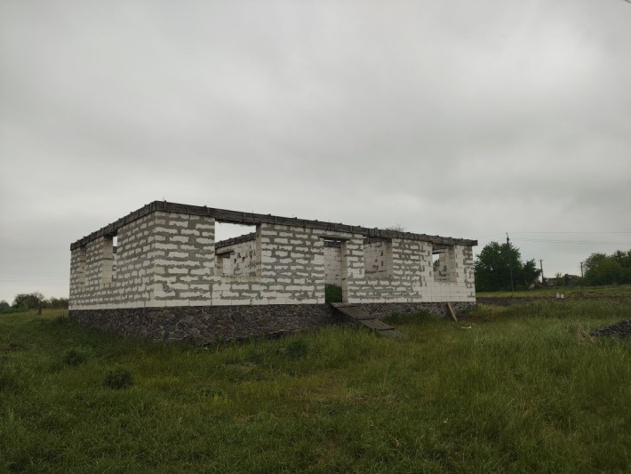 Недобудований будинок, земельна ділянка - фото 1