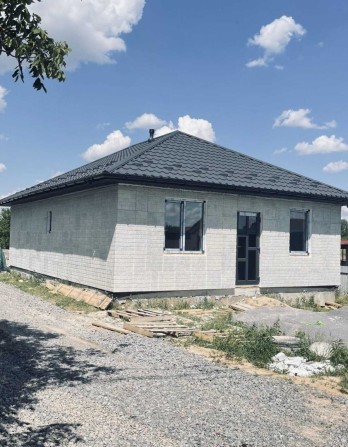 Продаж 1 поверхового будинку з ділянкою - фото 1