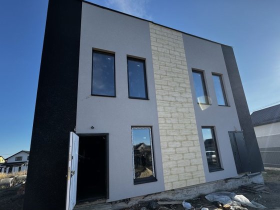 Продам дуплекс в мальовничому місці Михайлівці