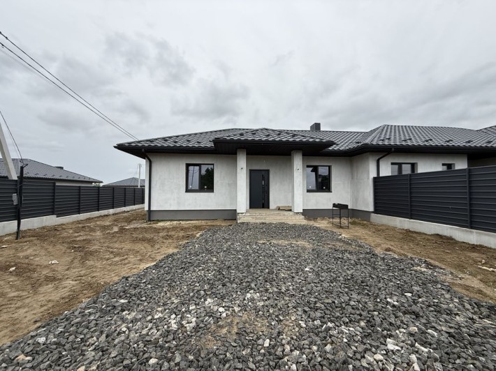 Продаж якісного 3-кім. дуплексу у с. Струмівка. - фото 1