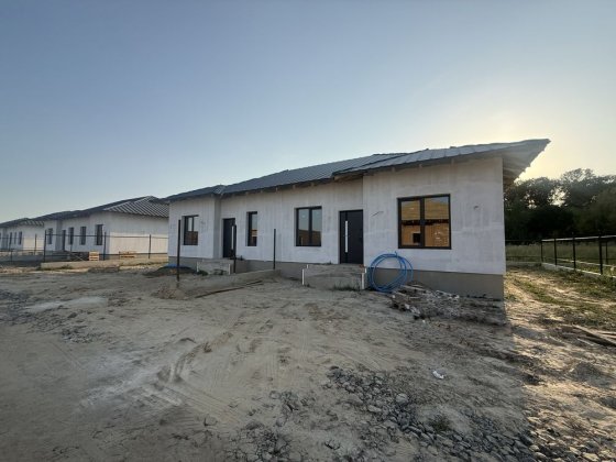 Продаж якісного та сучасного дуплексу у Боратині, поряд з «Агапе» Боратин