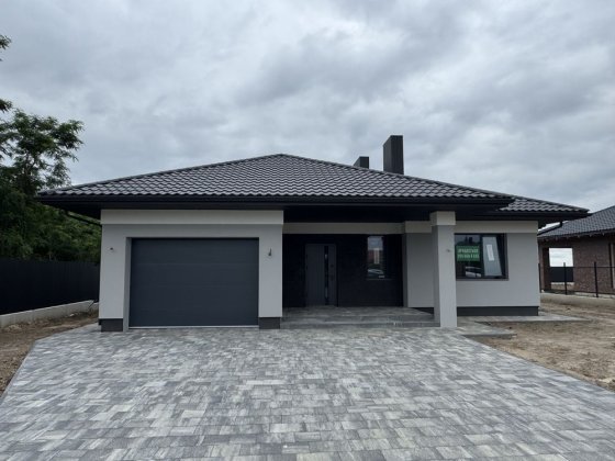 Будинок в с.Тарасове Клавдиево-Тарасово