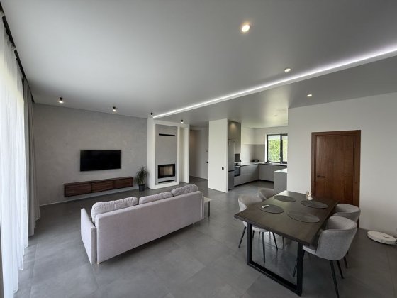 Продам сучасний будинок в Боголюбах Боголюби