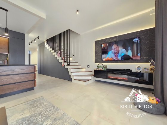 В  городке "Золотые Ключи"  продается новый таунхаус с ремонтом