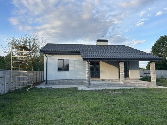 Продам новий будинок в Підгороднему з підвалом та горищем