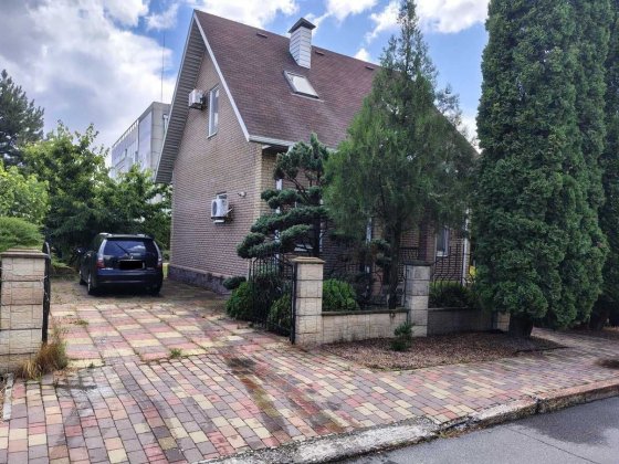 Продам 2х этажный дом "Золотые Ключи"  ул Харьковская СМТ Слобожанское Слобожанское