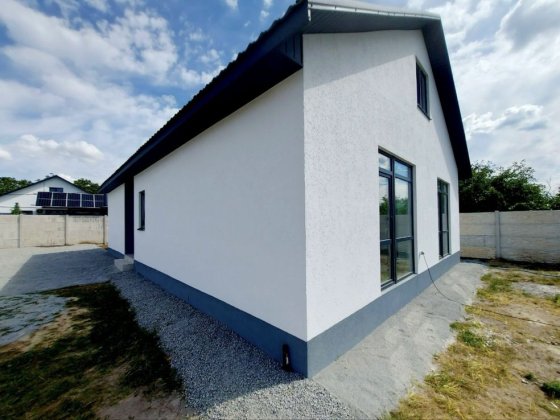 Продам новострой в центре Подгородного можно под Э Оселю !!! ( С )