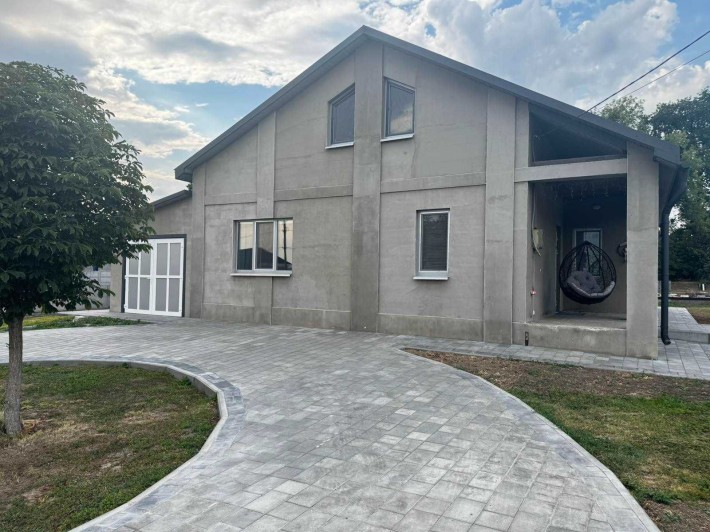 Продам дом 137м2 (новострой) с ремонтом в г. Подгородное - фото 1