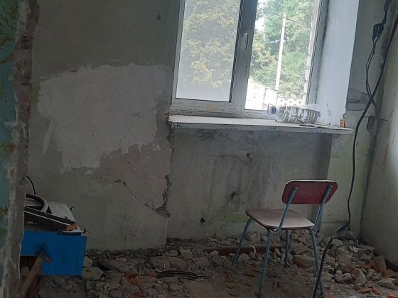 Продам дом, 3-х комнатную квартиру- ,,чешка,, (2-х этажный дом) есть с Синельниково