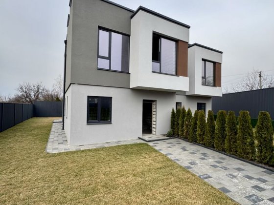 Продам Таунхаус Новоалександровка