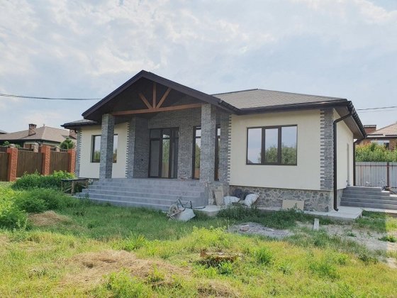 Продам дом с ремонтом  Новоалександровка