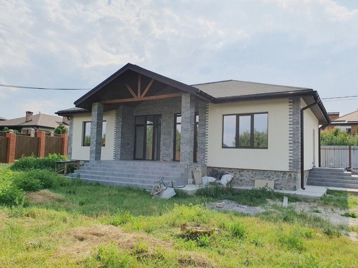 Продам дом с ремонтом  Новоалександровка - фото 1