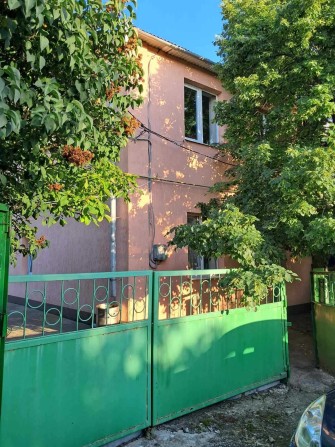 Продам 2-х этажный дом с камином и  выходом к реке! - фото 1