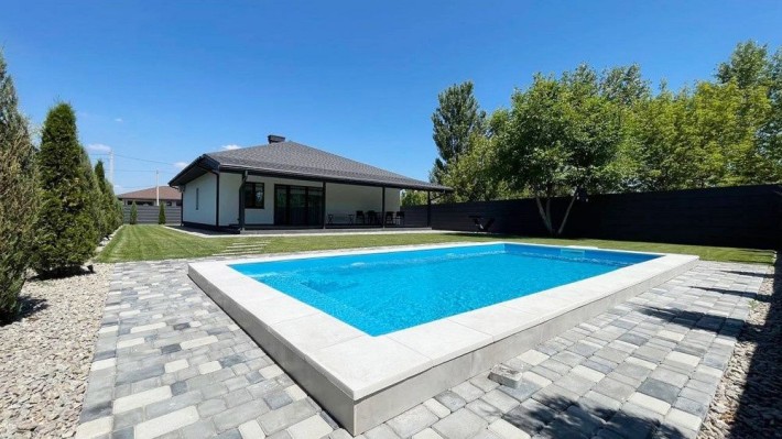 Продам дом Новоалександровка с бассейном - фото 1