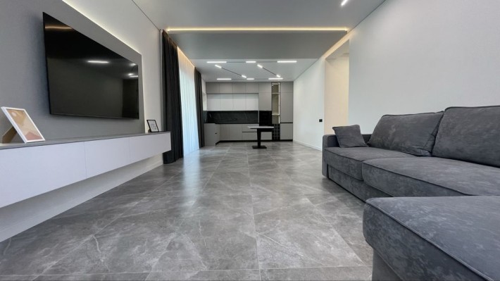 продажа дома с ремонтом 2025 г / басейном в Новоолександровке - фото 1