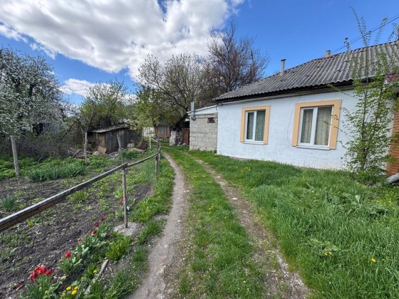 Продам пів будинку Радомишль Радомышль