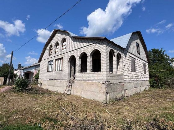 № 10577 - Дом, Черняхов, 2-эт., пеноблок/кирпич Черняхов