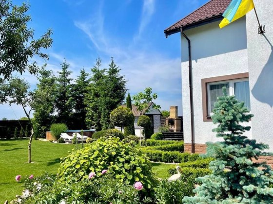 3 кімнатний будинок в передмісті Житомира Сингури