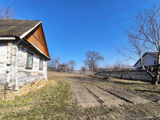 Продається будинок з великою ділянкою  Левків Левків