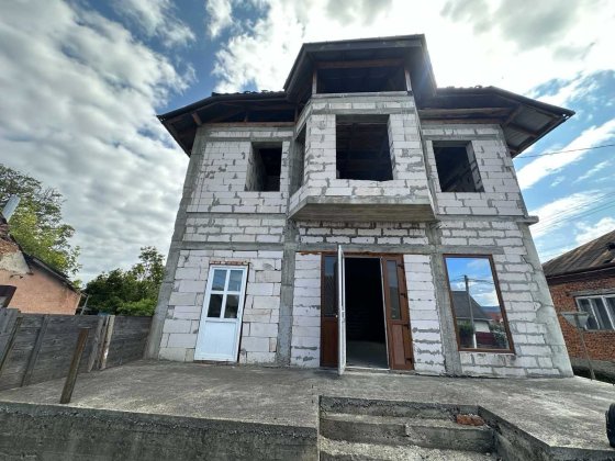 Продається будинок в м. Тячів Тячів