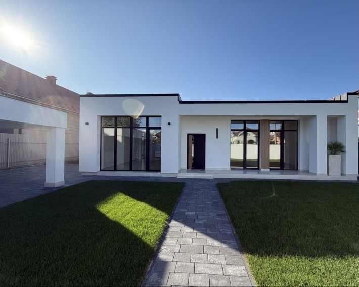 Будинок в Сторожниці - фото 1