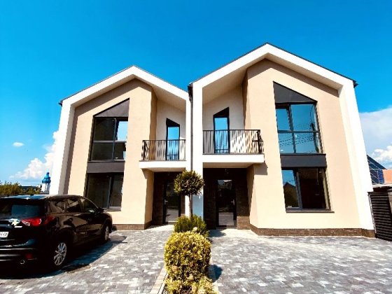 Продаж сучасних котеджів в центрі Сваляви (р-н. Бистрий) Свалява