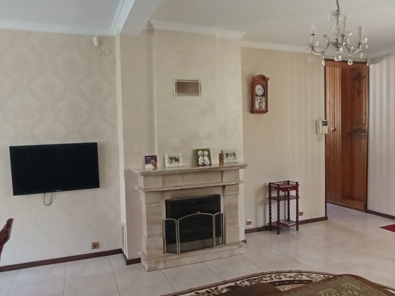 Продаємо чудовий будинок Свалява затишний центр Свалява