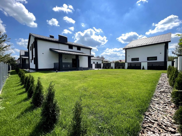 Елітний будинок 195 м2 ,закрита територія , 1 км до міста , с.Крихівці - фото 1
