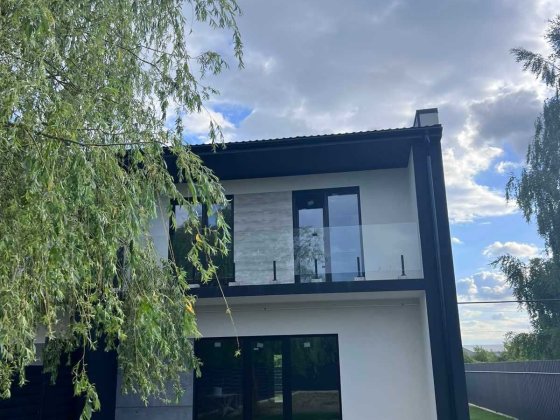 Продам дуплекс з великою ділянкою! Крихівці