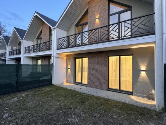 Таунхаус/котедж з якісним ремонтом! Класна локація! Угорники