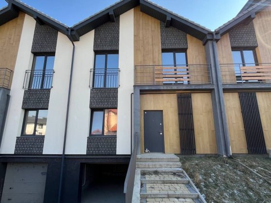 ГОТОВИЙ до ремонту таунхаус з ГАРАЖЕМ Криховцы