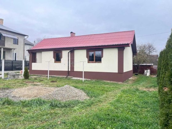 Цікавий будинок з частковим ремонтом!єОселя Угорники