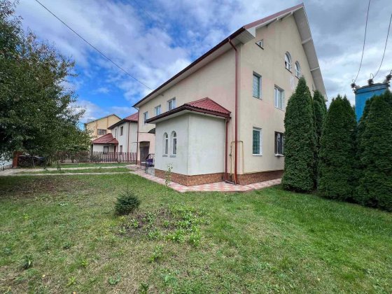 Продається затишний будинок у Крихівцях Крихівці