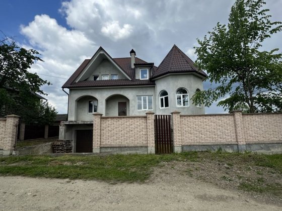 Продається будинок в с. Угорники, підходить під постанови, сертифікати Угорники