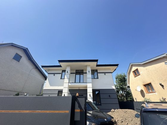 Продається сучасний будинок в с. Крихівці Криховцы