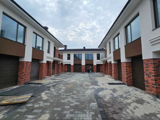 Красивий дуплекс на початку Вовчинців, 138м, готовий до ремонту, гараж Вовчинець