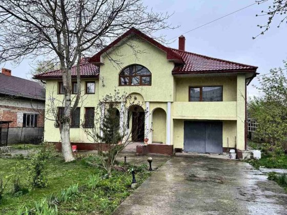 Продаж будинку початок Угринів Угринов