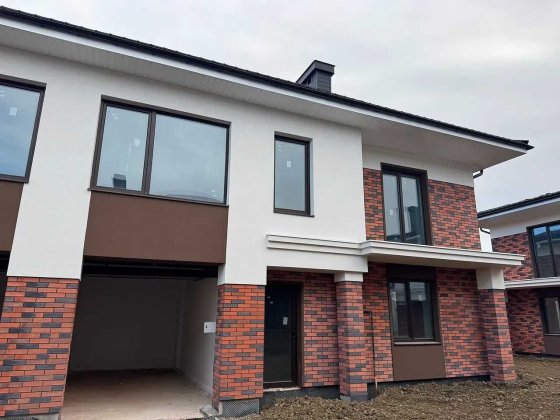 Дуплекс в закритому комплексі  с.Вовчинець Вовчинець