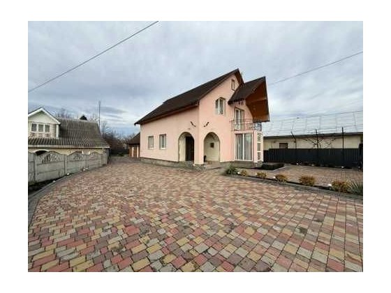 Продається житловий будинок в с.Лісна Тарновиця, площа 130 м.кв. Надвірна