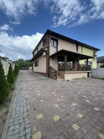 Продаж дуплекса з власним подвір'ям - фото 1