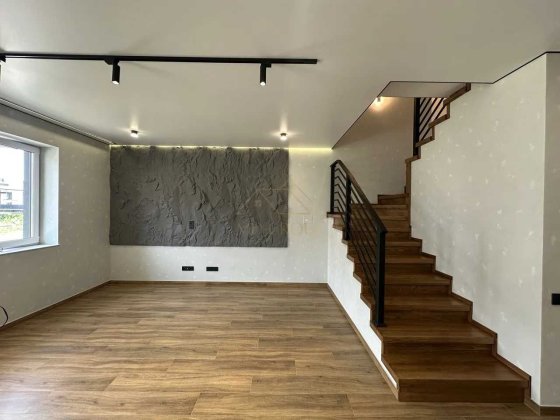 Продається Таунхаус з РЕМОНТОМ 120м2! Криховцы