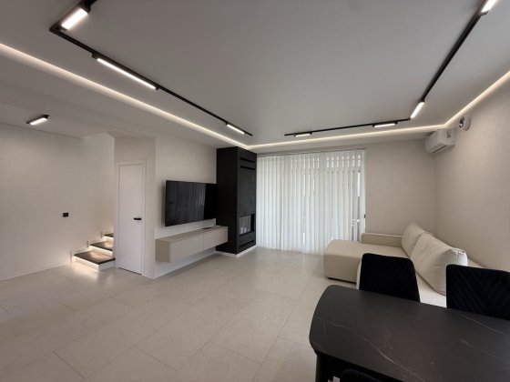 Продаю будинок з сучасним ремонтом Криховцы