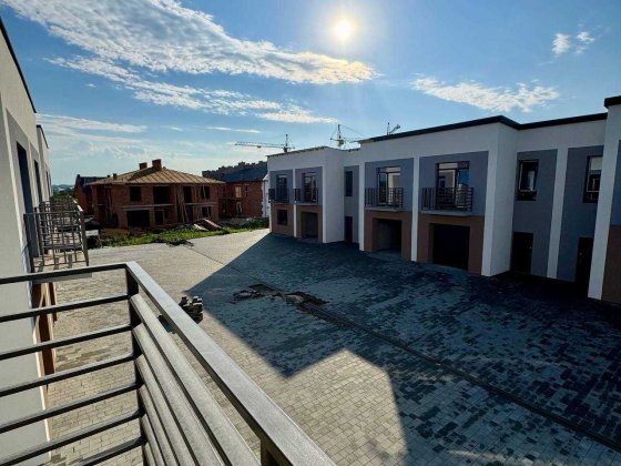 Просторий таунхаус 135м2 у тихому районі, на етапі здачі Криховцы