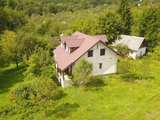 Будинок 200 кв.м., 37 соток землі. з газоблоку Косів