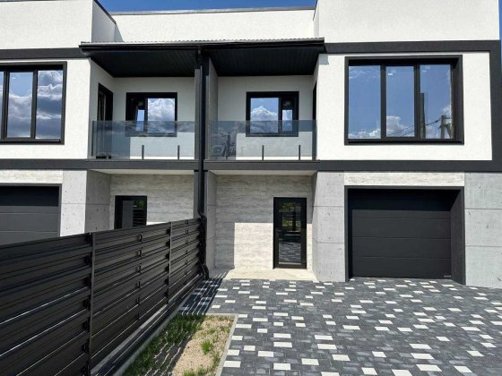 ПРЕМІУМ ЯКІСТЬ Дуплекс 135м2 з гаражем 5 сот землі, міські комунікації Криховцы